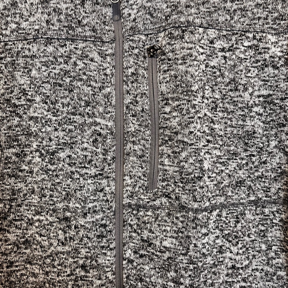 Men's Merona Gray  Fleece Vest. Side and top pocket. Front zipper. Size XXL - Picture 4 of 6